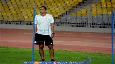 تعليق ناري من مدرب المنتخب بشأن اعتزال 