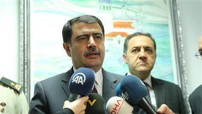 حاكم إسطنبول يفرج عن معظم المحتجزين بالمطار