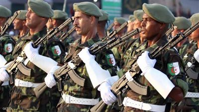 عاجل.. الجزائر تجمد أرصدة أبناء الجنرالات الممنوعين من السفر 