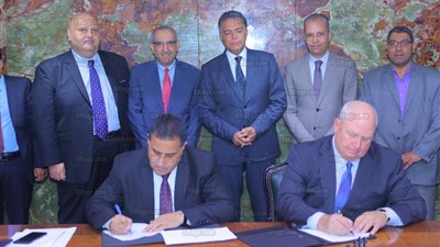 وزير النقل يشهد توقيع مذكرة تفاهم لشراء 50 جرار قطار وتحديث وإصلاح 91 أخر