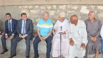 محافظ المنوفية ومدير الأمن يتقدمان جنازة شهيد واجب سيناء بقويسنا (صور)