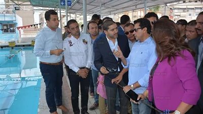 وزير الرياضة يتفقد استاد دمياط تمهيدا لتطويره (صور)