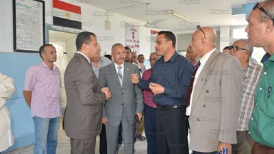 نائب رئيس جامعة أسيوط يتفقد الوحدات السكنية بالمدينة الجامعية