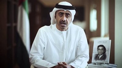 وزير الخارجية الإماراتي يثير إعجاب السعوديين بـ