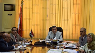 لجنة قيادات جامعة بنها تستقبل المتقدمين للمناصب القيادية (صور) 