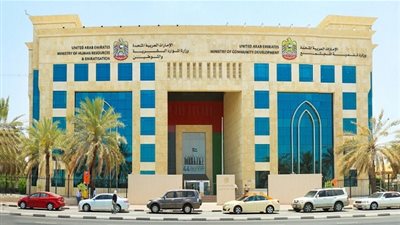 الموارد البشرية بالإمارات: تبدأ غدا تطبيق تصنيف مستحدث لمهن القطاع الخاص 