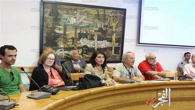 في افتتاح ندوة 