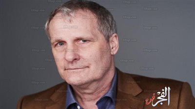 جيف دانيالز يحصد جائزة أفضل ممثل مساعد بمسلسل قصير بحفل جوائز EMMY 2018