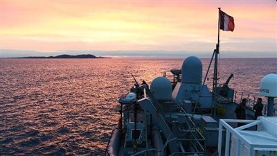 خبير عسكري: الفرقاطة الفرنسية تتحمل جانبا من المسؤولية عن حادث 