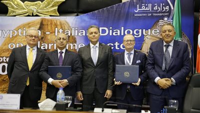وزير النقل يشهد توقيع مذكرة تفاهم بين الأكاديمية العربية وDBA الإيطالية