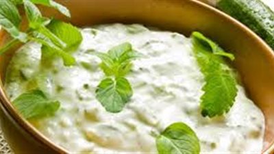 مكونات سلطة الزبادي