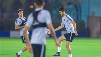 الهلال يواصل استعداداته لمواجهة الباطن.. وتأكد جاهزية عبدالله الحافظ