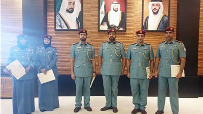 تكريم الحاصلين على نوط الخدمة المتميزة بأكاديمية العلوم الشرطية في الشارقة