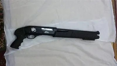 ضبط عامل بحوزته بندقية خرطوش أجنبية الصنع في الأقصر 