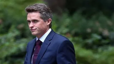 وزير الدفاع البريطاني يزور دونباس جنوب شرقي أوكرانيا