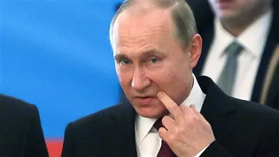 عارضة روسية حسناء تتهم بوتين بمحاولة قتلها (صورة)