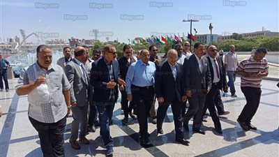 وزير التنمية المحلية ومحافظ أسيوط يتفقدان المستشفيات الجامعية ويدعيان للمشاركة المجتمعية لإنشاء مستشفى 2020 للأورام