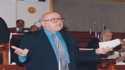 برلماني يطالب المحافظين بتحديد موعد للقاء النواب لمناقشة مشكلات دوائرهم