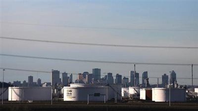 مخزونات النفط الأمريكي تتراجع للأسبوع الخامس على التوالي