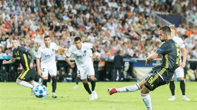 أهداف مباراة - فالنسيا 0 × 2 يوفنتوس