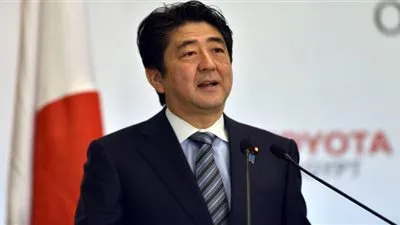 رئيس الوزراء الياباني يفوز بولاية جديدة على رأس حزبه