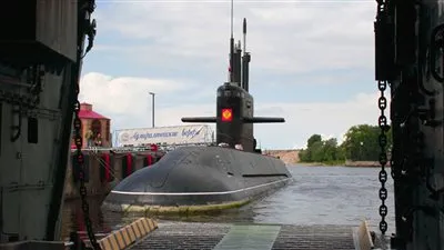 إنزال غواصة 