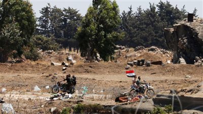 العسكريون الروس يقومون بدورية بالقرب من الجولان المحتل
