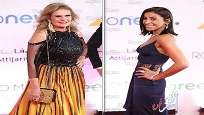 دينا الشربيني ترقص مع يسرا بعد انتهاء حفل افتتاح مهرجان 