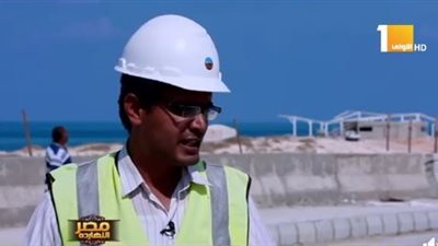 مهندس يعمل بمدينة العلمين الجديدة: نتغلب على الصعوبات بحب البلد