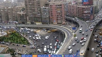 انتظام الحركة المرورية بمحاور وميادين القاهرة والجيزة