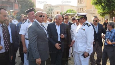 حملة مستشفى الصدر تغلق 14 محل تجاري وتفتح شوارع مغلقة 