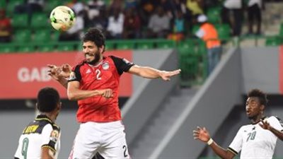 علي جبر يطمئن المنتخب الوطني على إصابته