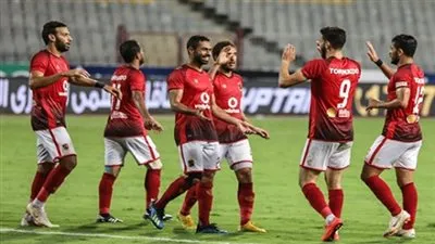 الأهلي بزيّه التقليدي أمام حورويا الغيني