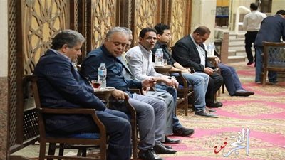 أشرف زكي وسمير صبري أول الحضور لعزاء جميل راتب (صور)