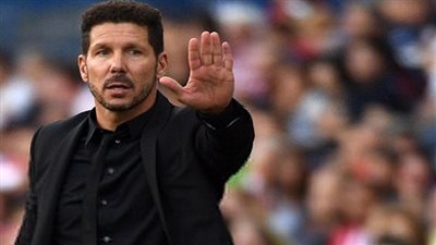 سيميوني يدافع عن رونالدو ضد البطاقة الحمراء المثيرة للجدل