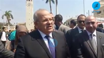 رئيس جامعة القاهرة يهنئ الطلاب ببداية العام الدراسي الجديد