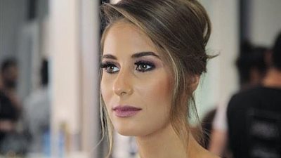 تسريحات شعر أخت العروسة على طريقة النجمات (صور)