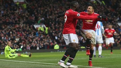 سانشيز ولوكاكو في هجوم مانشستر يونايتد أمام وولفرهامبتون