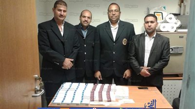 إحباط محاولة تهريب 80 علبة أدوية سرطان بحوزة راكب تركي (صور)