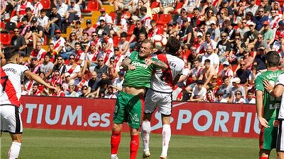 ديبورتيفو ألافيس يسحق فاليكانو بالخمسة في الليجا