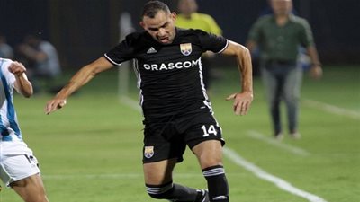 عبد الملك يُحطم رقم اسطورة الأهلي ويقترب من نادي 