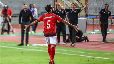 بعد صعوده لمواجهة سطيف بنصف نهائي إفريقيا.. تاريخ مواجهات الأهلي أمام الأندية الجزائرية