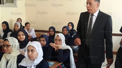 صراع على المقاعد الأمامية في مدارس دمياط (صور)