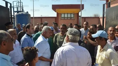 محافظ السويس يشدد على الانتهاء من تطوير محطة أبو عارف (صور)