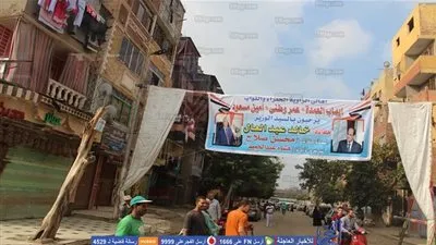 طبل بلدي وزغاريد ولافتات شكر في استقبال محافظ القاهرة بالزاوية الحمراء (فيديو وصور)