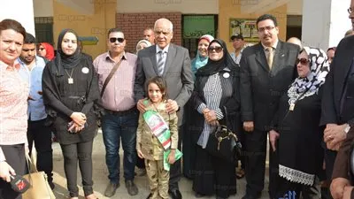 راشد يتفقد مدرستين بالعمرانية وبولاق الدكرور ويطالب المعلمين بسرد قصص حياة الشهداء للطلاب (صور)