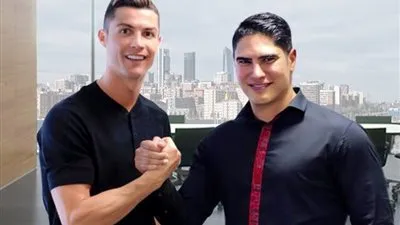 عمرو أديب يكشف حقيقة زواج 