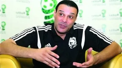 ناصر عباس يفتح النار على الحكام