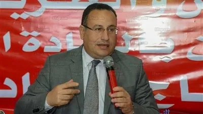 خلال اجتماعه بأهالي الطريق الدائري.. 