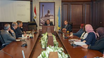 محافظ الإسكندرية لـ رؤساء الأحياء: 'لن نسمح بأي بناء مخالف وسيتم إزالته فورا' (صور)